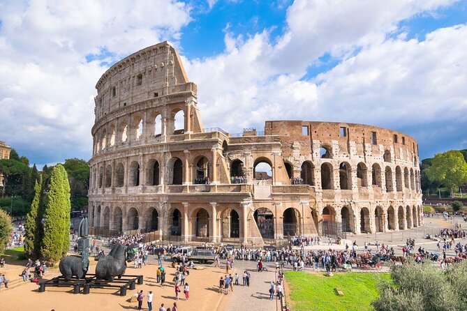 Colosseum & Ancient Rome Tour With Roman Forum & Palatine Hill - Colosseum Exploration