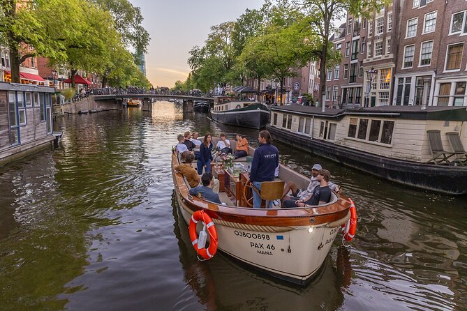 2 Hour Exclusive Canal Cruise: Including Drinks & Dutch Snacks