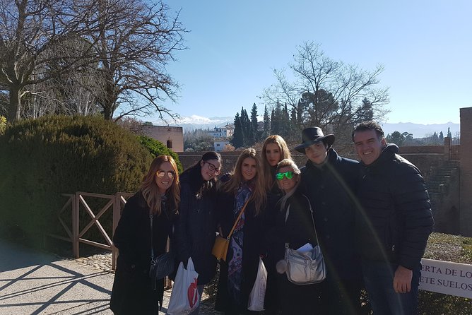 Alhambra Highlights Private Tour With Nazaries Palaces - Tour Overview