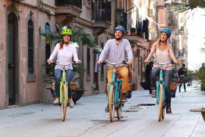 Barcelona E-Bike Tour: Montjuic Hill and Gothic Quarter - E-Bike Rental and Gear