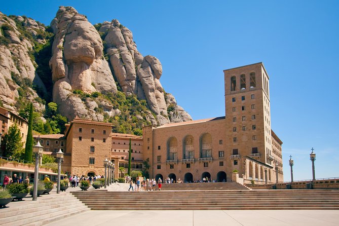 Barcelona Highlights & Montserrat With Port or Hotel Pick up - Key Stops