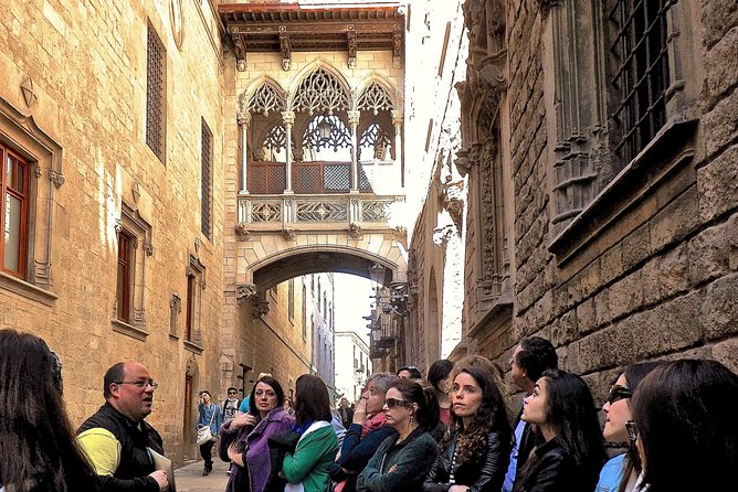 Barcelona Old Town and Gothic Quarter Walking Tour - Exploring Barcelonas History