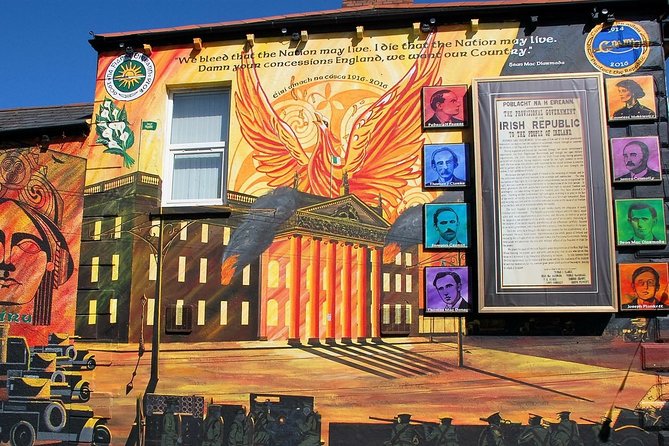 Belfast Black Taxi Tour of Murals and Peace Walls 2 Hours