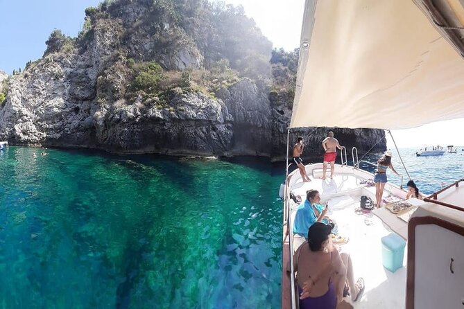 Boat Tour of Giardini Naxos, Taormina, and Isola Bella (Beautiful Island), Including a Visit to the Blue Grotto