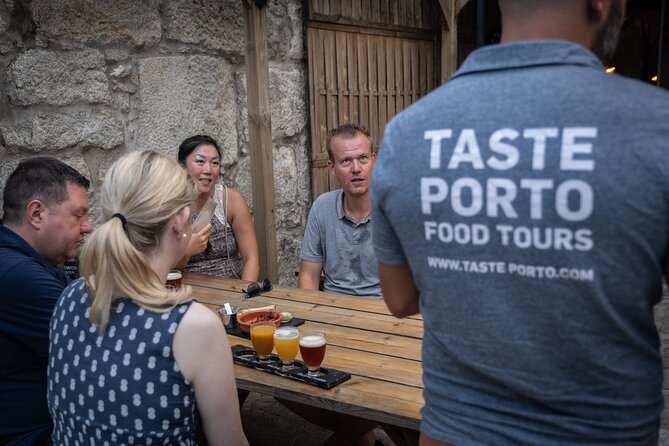 Craft Beer & Food Tour in Porto