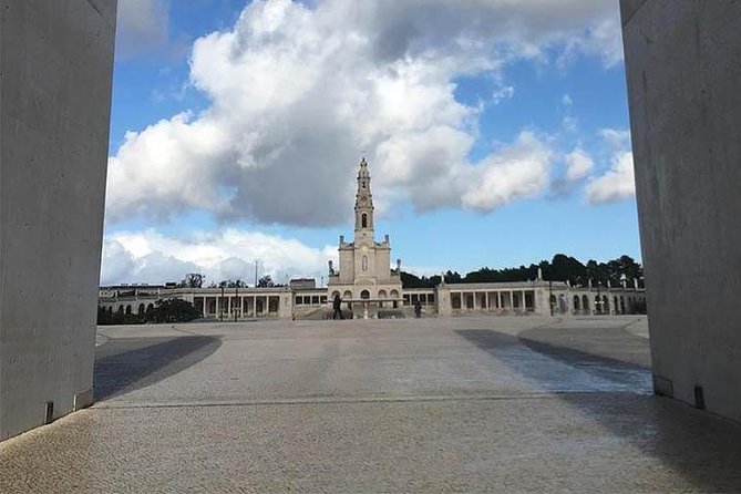 Divine Fatima Full Day Private Tour From Lisbon