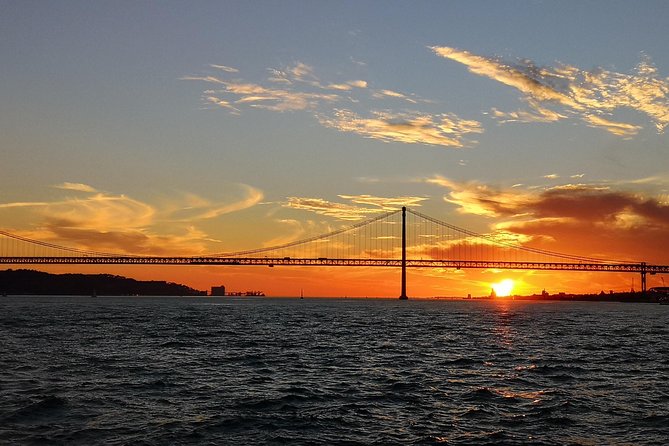 Lisbon Sunset Sailing Tour on Luxury Sailing Yacht With 2 Drinks - Inclusions and Amenities