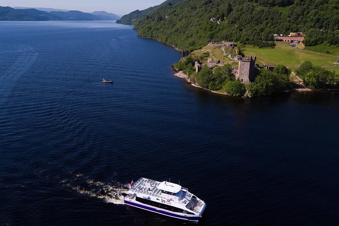 Loch Ness and Caledonian Canal 2-Hour Cruise From Dochgarroch