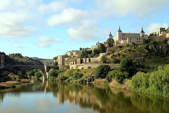Segovia and Toledo Day Trip With Alcazar Ticket and Optional Cathedral