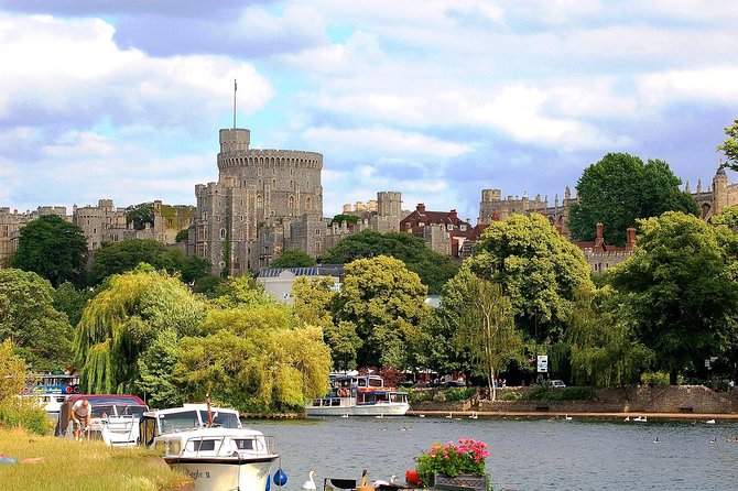 Stonehenge, Windsor Castle and Bath Day Trip From London