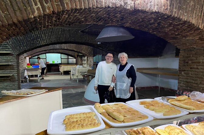 Tbilisi Walking Tour With Cable Cars, Wine Tasting and Traditional Bakery