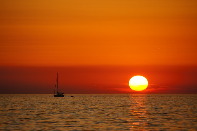 3 Hours Sunset and Dolphin Tour From Medulin With Sandra Boat - Inclusions and Pricing