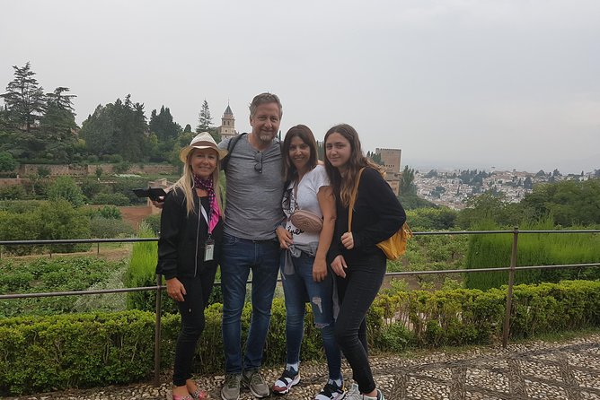Alhambra Highlights Private Tour With Nazaries Palaces - Tour Highlights