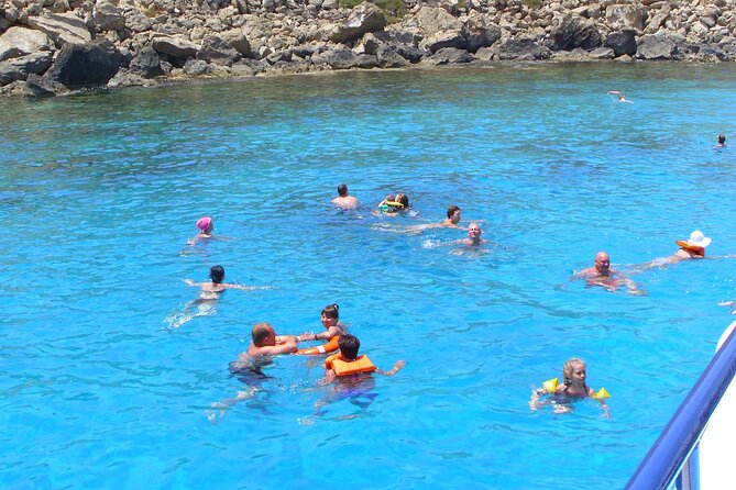 APHRODITE 2 LAZY DAY CRUISE-BLUE Lagoon,Turtle Cove, With Lunch! - Onboard Amenities