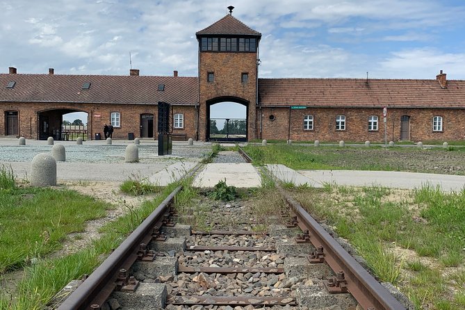 Auschwitz-Birkenau Guided Tour From Krakow - Inclusions