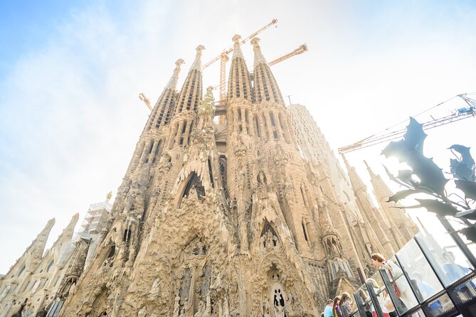Barcelona Gaudi and Sagrada Familia Tour - Gaudis Modernist Masterpieces