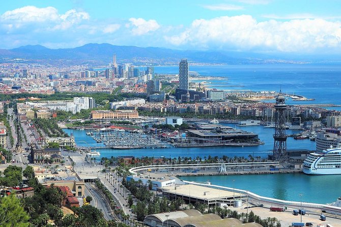 Barcelona Highlights Small Group Tour With Hotel Pick up - Old Town Walking Tour