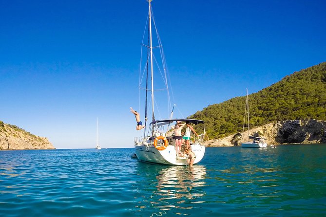 Barcelona Private Sailing Tour for Family and Friends - Accessibility and Transportation