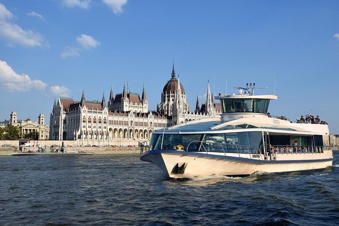 Budapest Danube Sightseeing Cruise With Drink and Audio Guide - Exploring Margaret Island