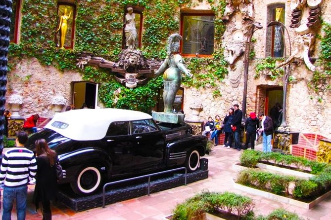 Dali Museum & Cadaques Small Group Tour With Hotel Pick-Up