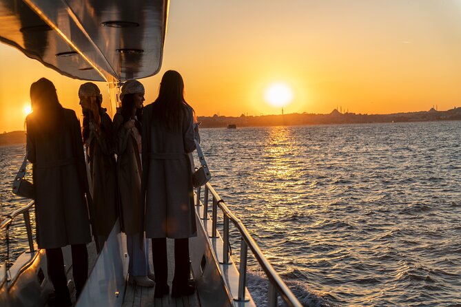 Golden Sunset Cruise on Luxury Yacht in Istanbul Bosphorus - Included in the Experience