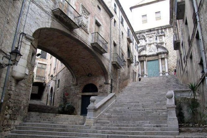 Half-Day Game of Thrones Walking Tour in Girona With a Guide - Inclusions and Exclusions