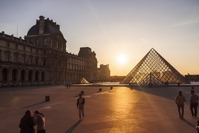 Louvre Museum Skip-The-Line Highlights Tour With Mona Lisa - Famous Artworks Showcased