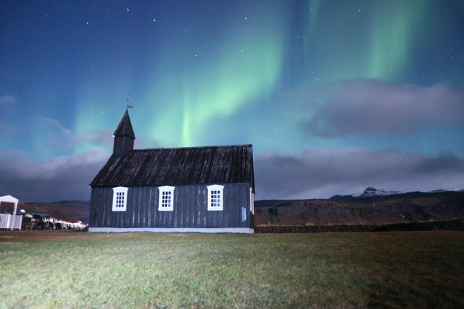 Northern Lights Midnight Adventure From Reykjavik - Guide and Equipment