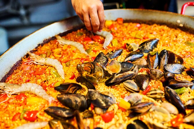 Paella Barcelona: Market Visit, Tapas, Sangria and Paella Class - Market Visit at La Boqueria