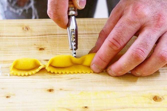 Pasta Cooking Class: Mastering Nonnas Recipes - Savory Sauce Creations