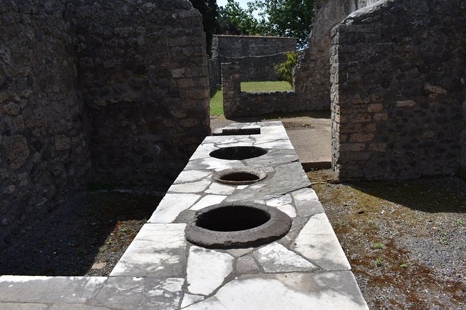 Pompeii Skip-The-Line Small Group Tour With Archaeologist Guide - Exploring the Ancient City