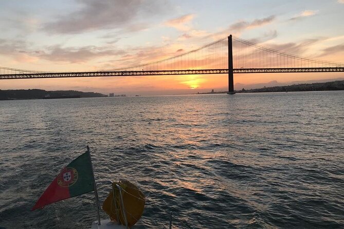 Sailboat Sunset Group Tour in Lisbon With Welcome Drink - Meeting Point and Pickup