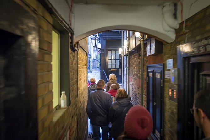 Secret Walking Tour of Central London - Small-Group Romantic Exploration