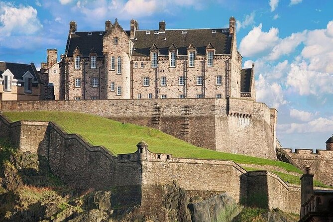 Skip-the-Ticket-Line Edinburgh Castle Walking Tour - Tour Duration