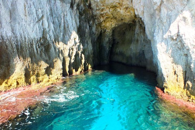 Tour of the Island of Ortigia and Exploration of Sea Caves With Baths. - Navigating the Sea Caves