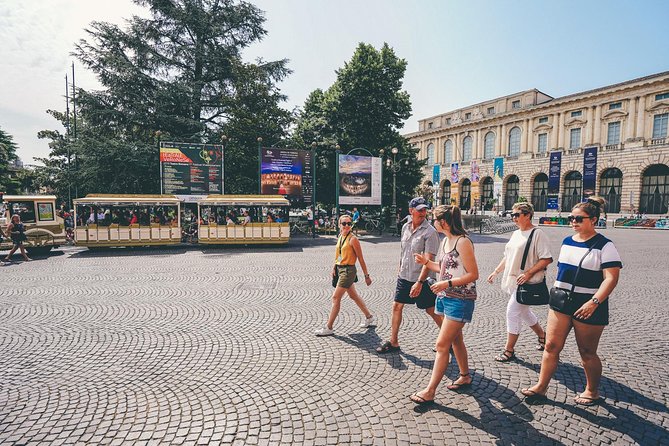 Verona Highlights Walking Tour in Small-group - Key Sights