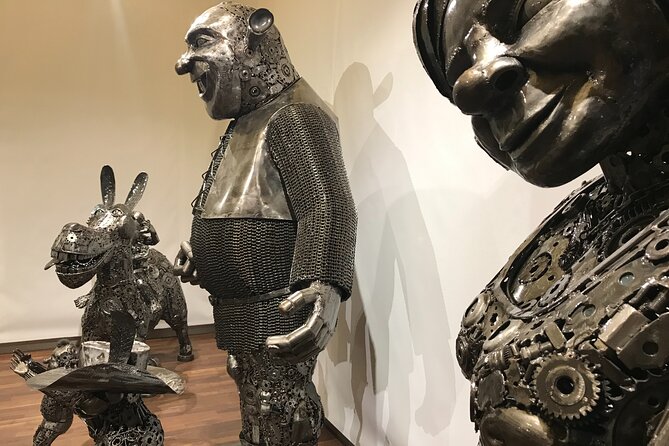 Walking Tour in the Gallery of Steel Figures - Featured Sculptures