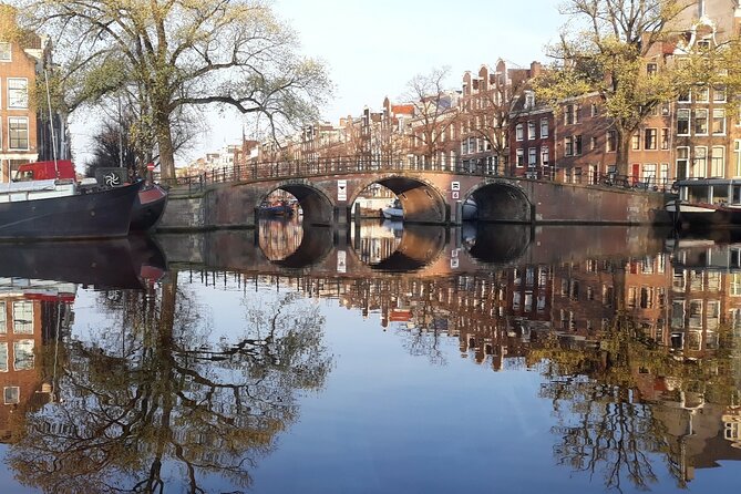 Amsterdam Morning Canal Cruise With Coffee and Tea - Narration by Amsterdam-Raised Captains