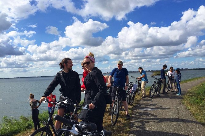 Amsterdams Countryside Half-Day Bike Tour in Small Group - Cancellation Policy