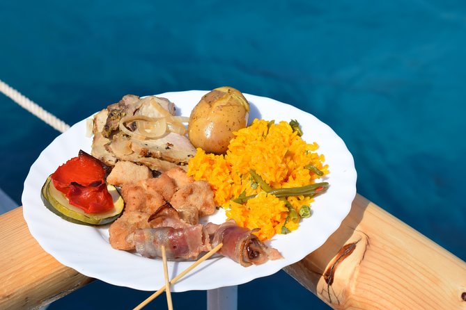 Barca Samba: the Best Boat Experience in Mallorca - Savoring Authentic Mallorcan Cuisine