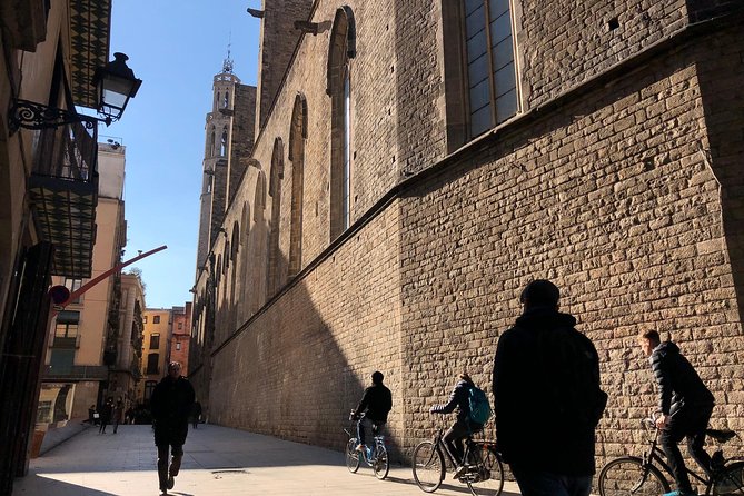 Barcelona City Bike Tour: Highlights and Hidden Gems - Exploring Hidden Gems