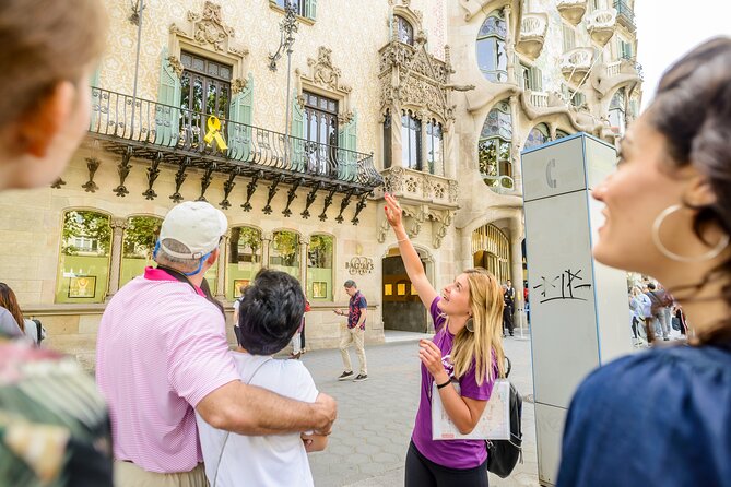 Barcelona Gaudi and Sagrada Familia Tour - Iconic La Pedrera and Casa Batllo