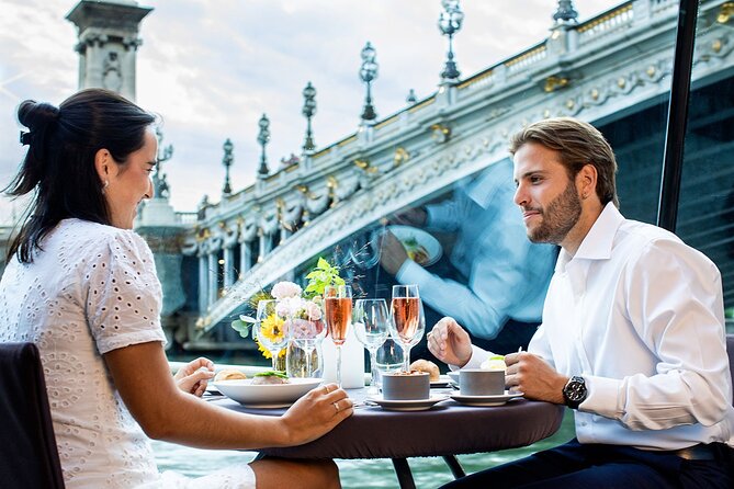 Bateaux Parisiens Seine River Gourmet Lunch & Sightseeing Cruise - Live Entertainment and Ambiance