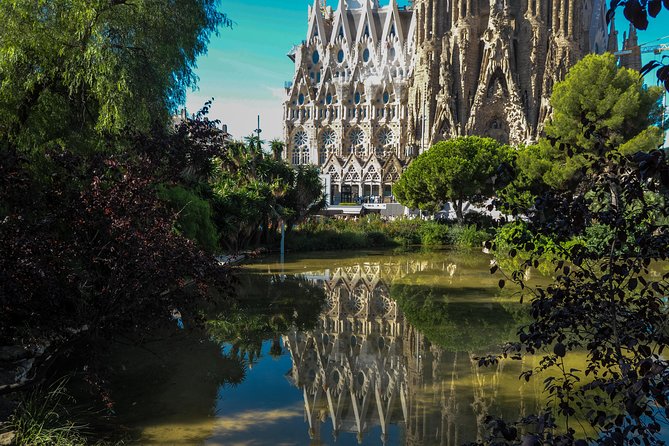 Best of Barcelona & Sagrada Familia Tour With Priority Access - Meeting and End Points