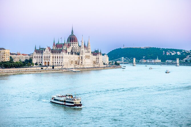 Budapest: Premium River Cruises With Welcome Tokaj Frizzante - Meeting Point and Accessibility