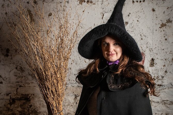 Edinburgh: Witches Old Town Walking Tour & Underground Vault - Tour Duration and Group Size