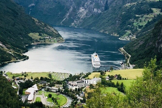 Geiranger Shore Excursion: Mt. Dalsnibba and Eagle Road - Photo Opportunities