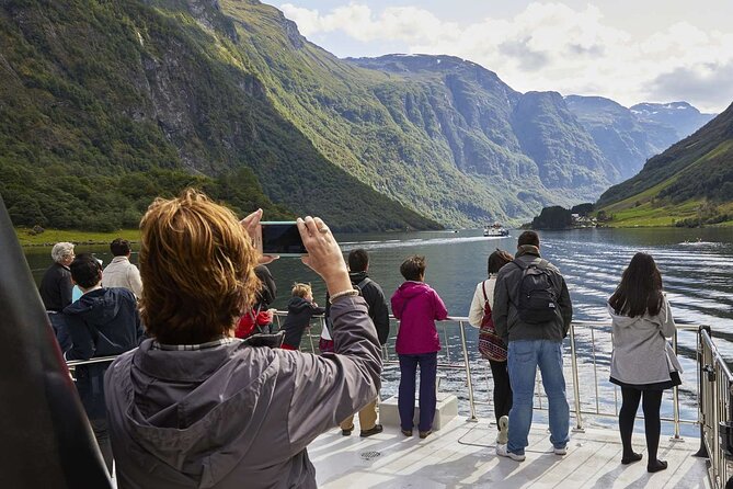 Guided Tour To Nærøyfjorden, Flåm And Stegastein - Viewpoint Cruise - Logistics and Meeting Point