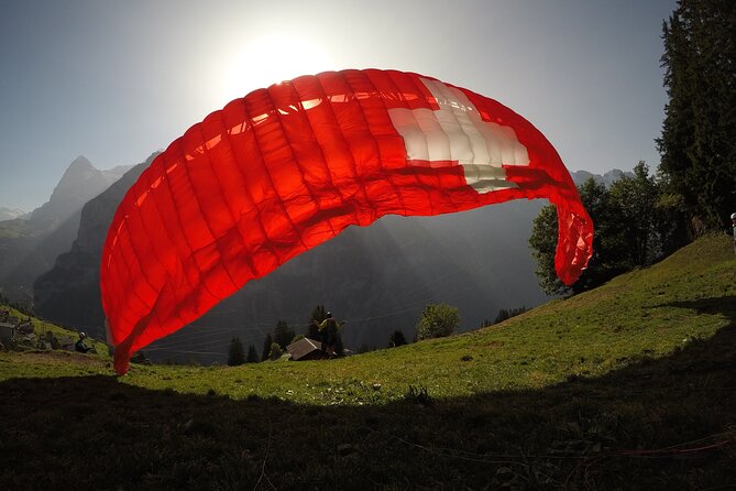 Paragliding Over the Lauterbrunnen Valley - What to Expect During the Flight