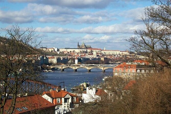 Prague 3-Hour Afternoon Walking Tour Including Prague Castle - Exploring Charles Bridge